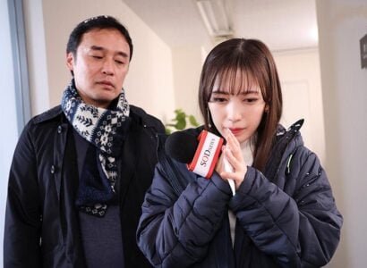 Nữ phóng viên lẻn với giám đốc buồn rầu suốt đêm