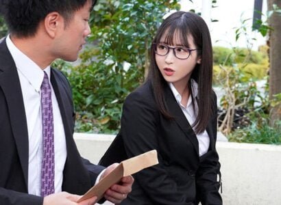 Thư ký nóng bỏng chứng minh rằng cô ấy biết cách làm việc với sếp